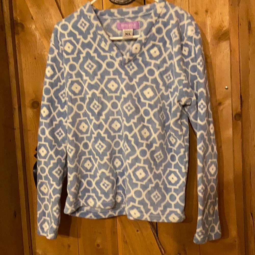 Blue Star XL Blue and White Sweater
